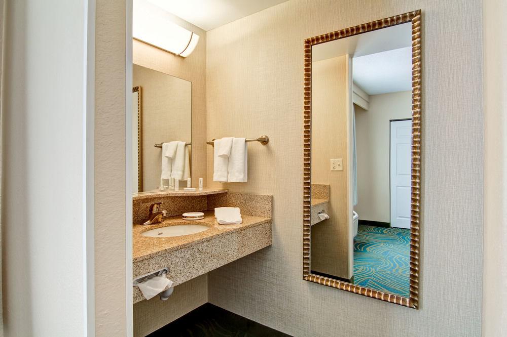 Springhill Suites Erie Kearsarge Exterior photo